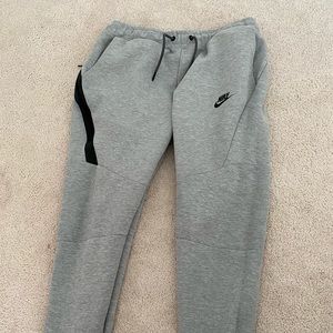 Nike tech fleece joggers